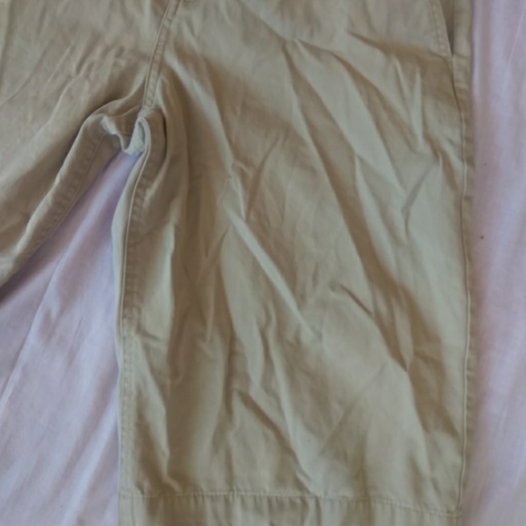 Old navy boy's khaki shorts - Picture 3 of 7
